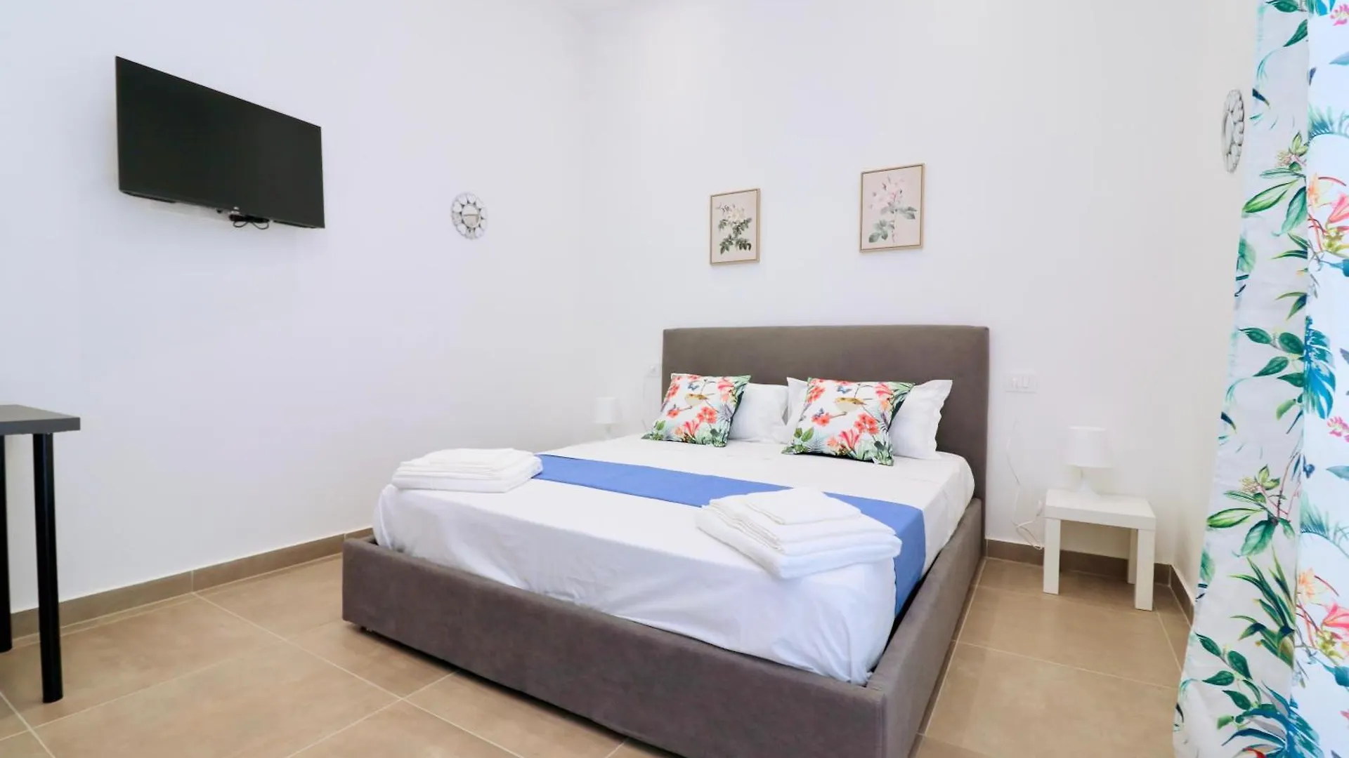Airport Guest Houses Naples Holiday home